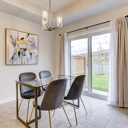 Luxury Living At The Falls - 4 Bed House شلالات نياغارا المظهر الخارجي الصورة